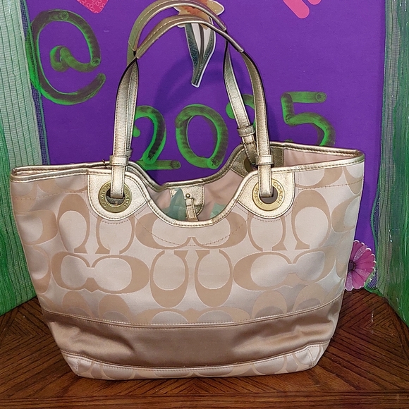 Like New Signature Coach Tan and Pink Purse - Picture 8 of 13